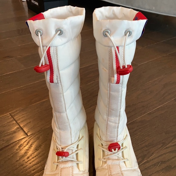 COPY - Helly Hansen White Snowboot - Picture 7 of 15